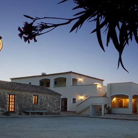 Hotel Valkarana Country Relais (adults Only)